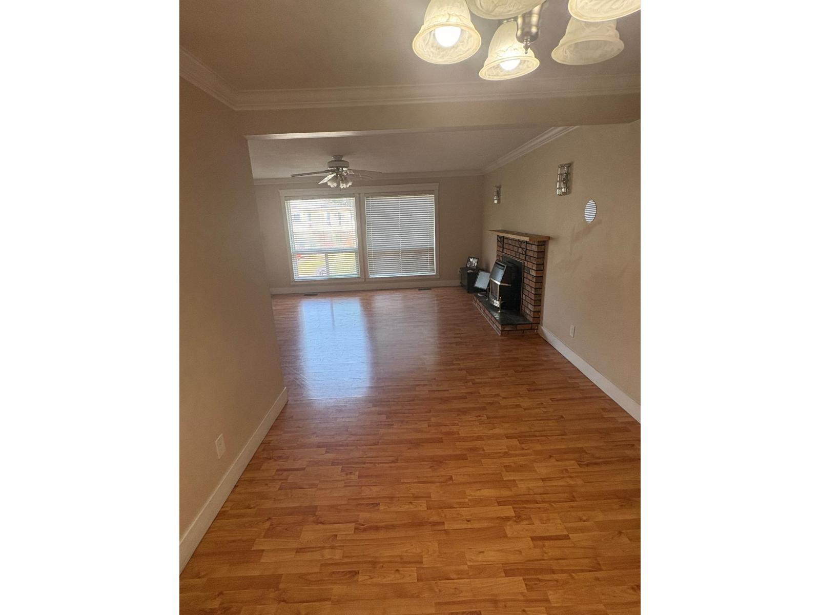 2755 Springhill Street, Abbotsford, British Columbia  V2T 3V8 - Photo 4 - R3150150