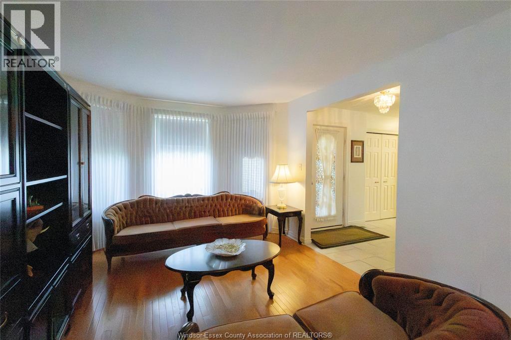 2485 Youngstown Street, Windsor, Ontario  N9E 4L7 - Photo 8 - 26018183