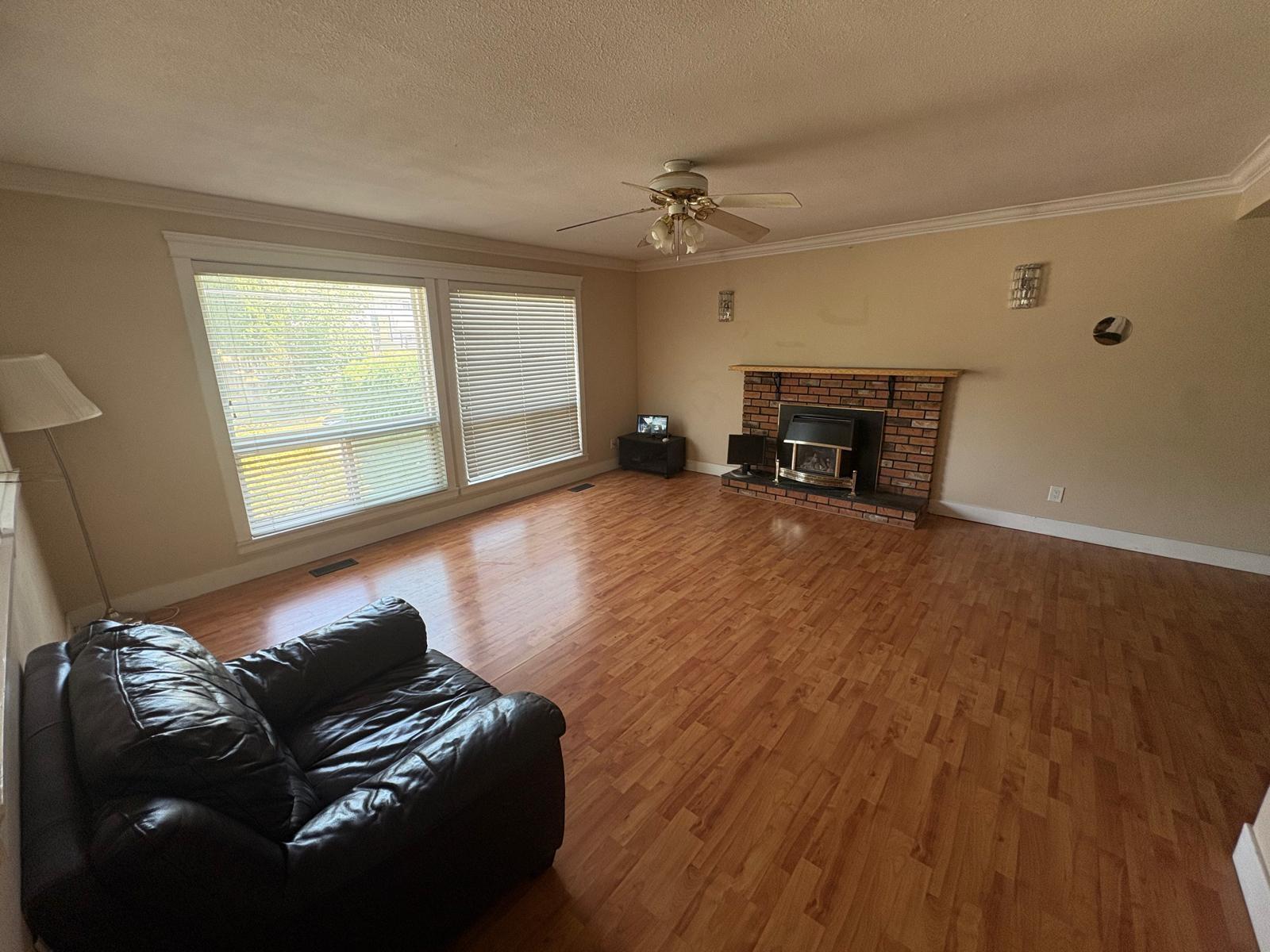 2755 Springhill Street, Abbotsford, British Columbia  V2T 3V8 - Photo 3 - R3150150