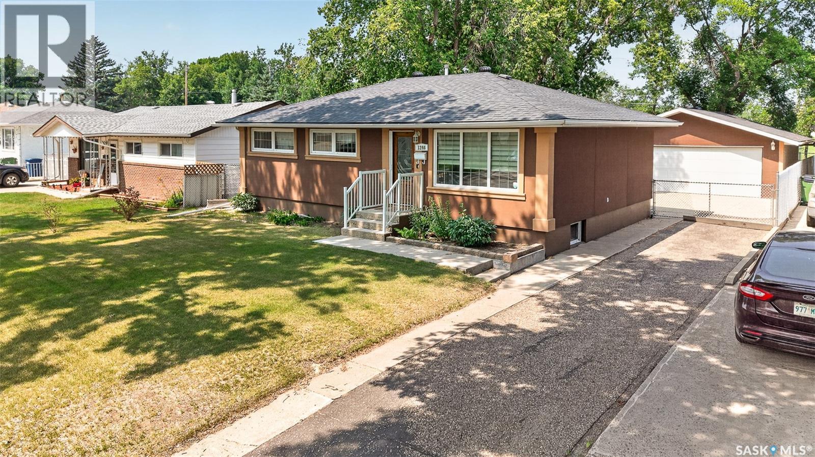 1246 Carleton Street, Moose Jaw, Saskatchewan  S6H 3A6 - Photo 63 - SK043924