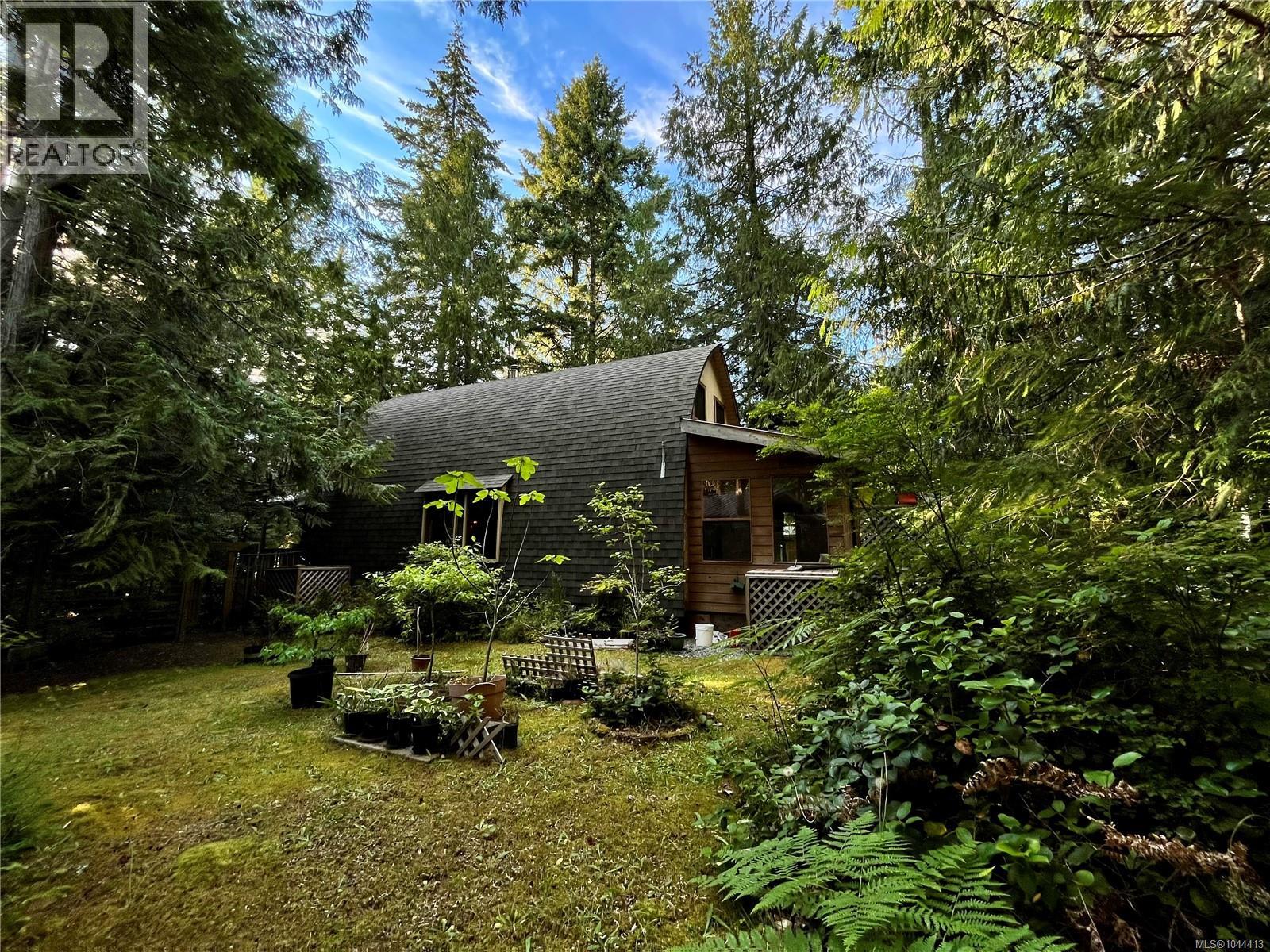 387 Lyngail Pl, Gabriola Island, British Columbia  V0R 1X1 - Photo 2 - 1044413