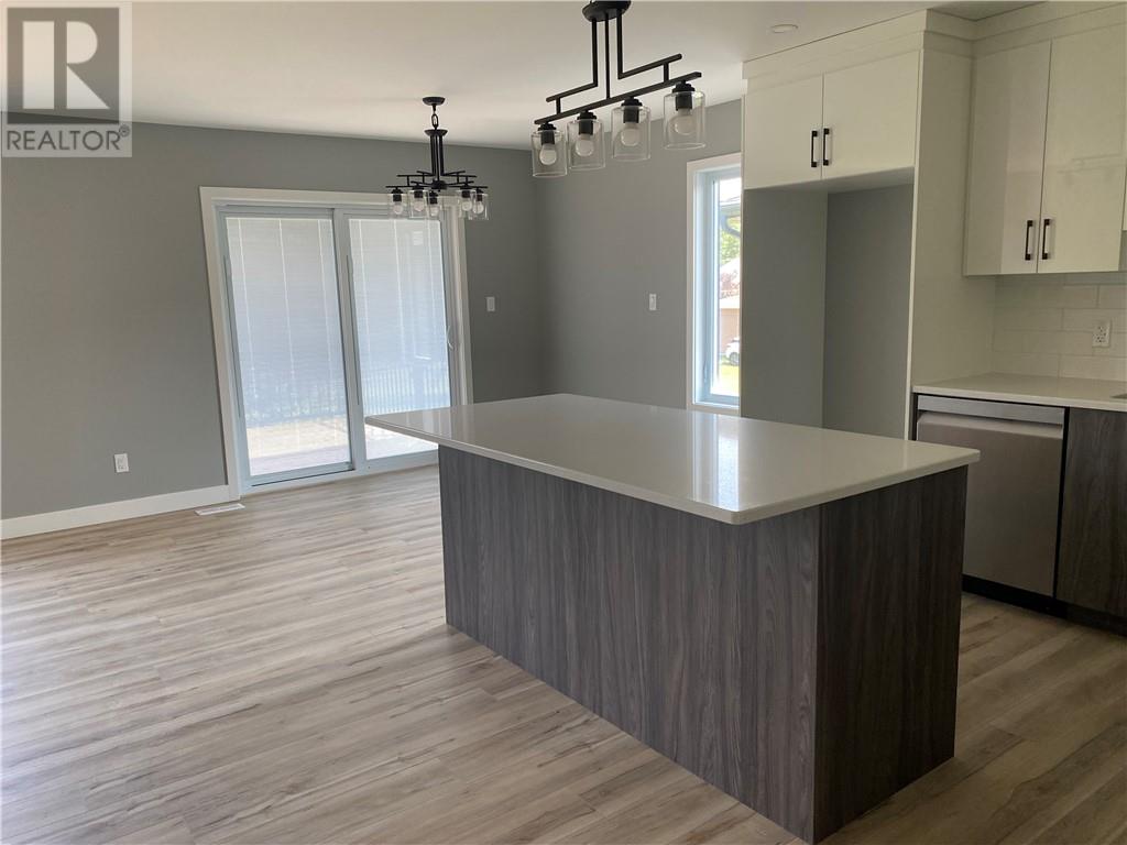 144 Meadowbrook Road Unit# Main Floor, Azilda, Ontario  P0M 1B0 - Photo 6 - 2129504