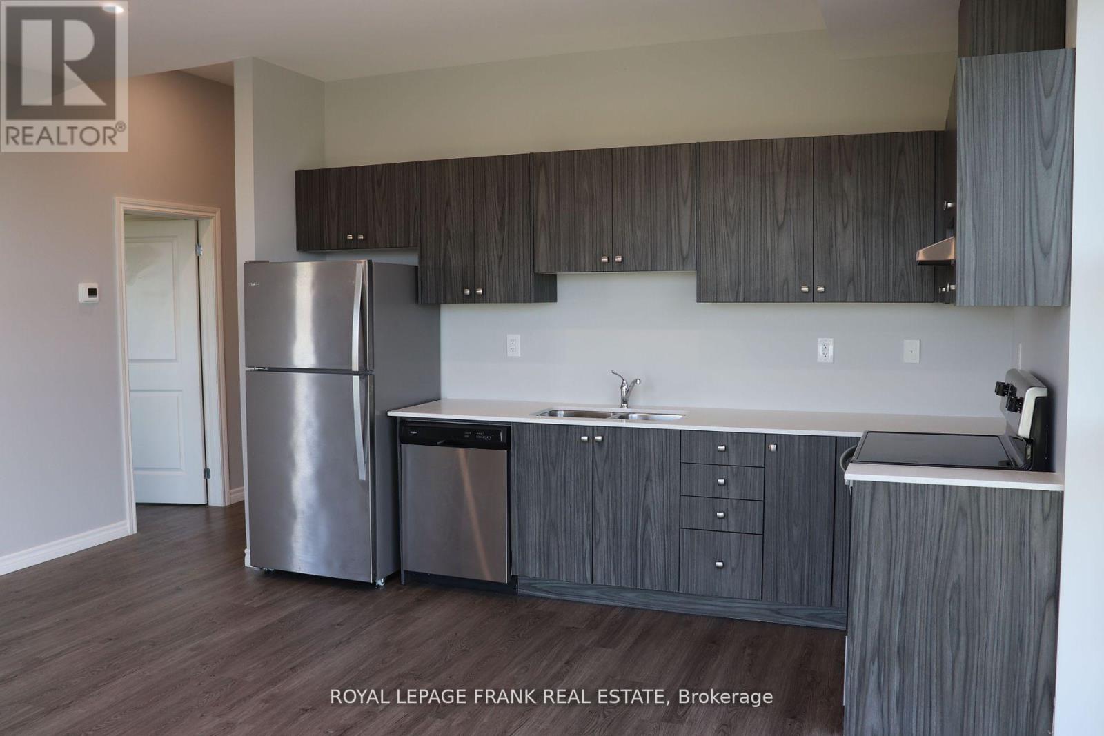413 - 513 Dundas Street E, Whitby, Ontario  L1N 0N4 - Photo 4 - E13614476