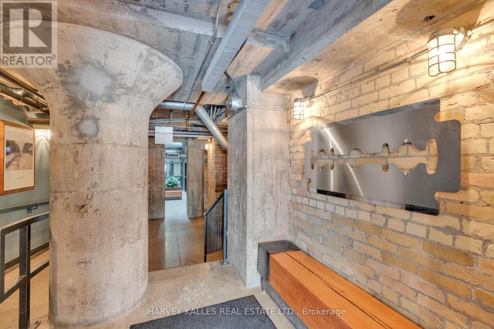 301 - 383 Adelaide Street E, Toronto, Ontario  M5A 1N3 - Photo 2 - C13614442