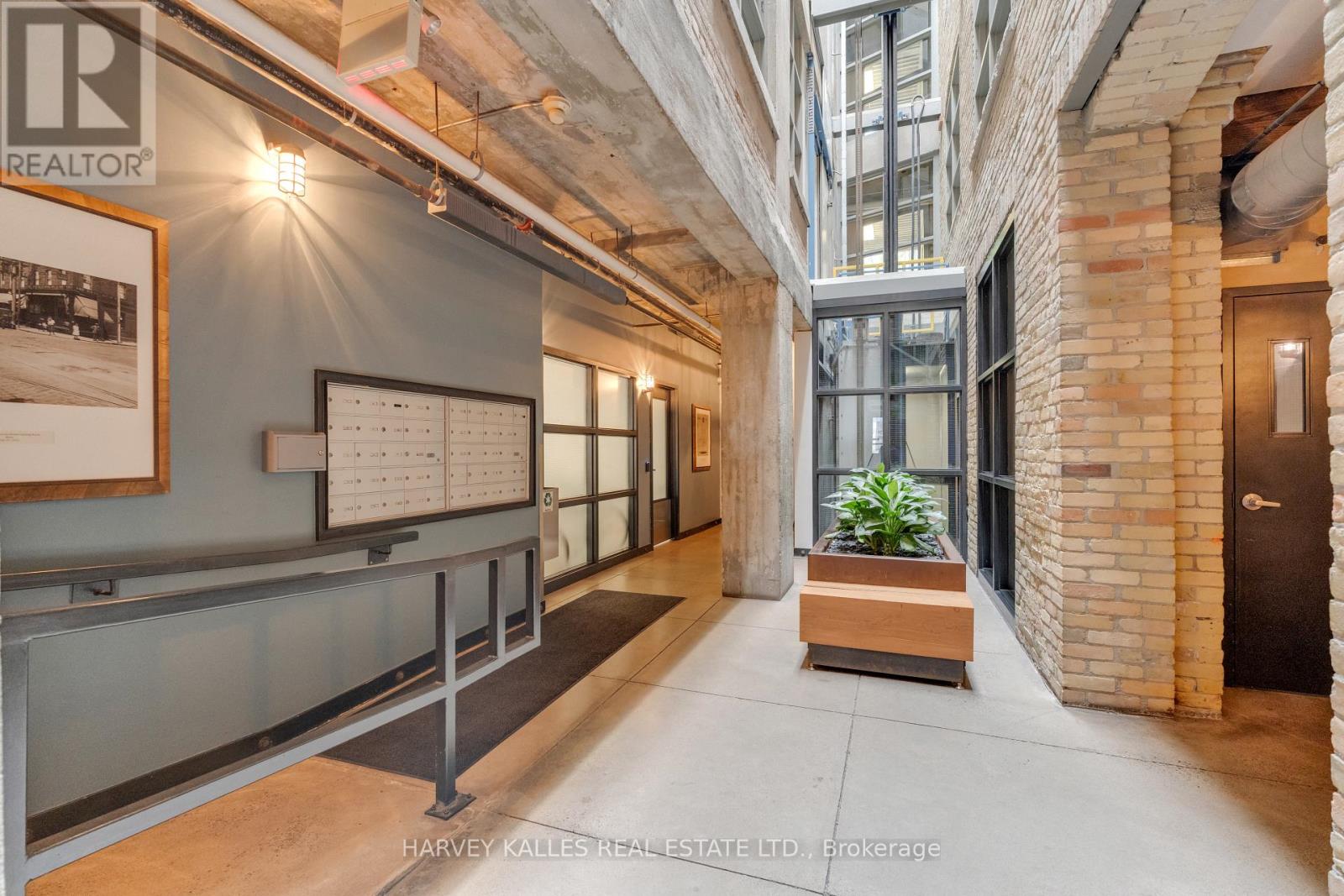 301 - 383 Adelaide Street E, Toronto, Ontario  M5A 1N3 - Photo 3 - C13614442