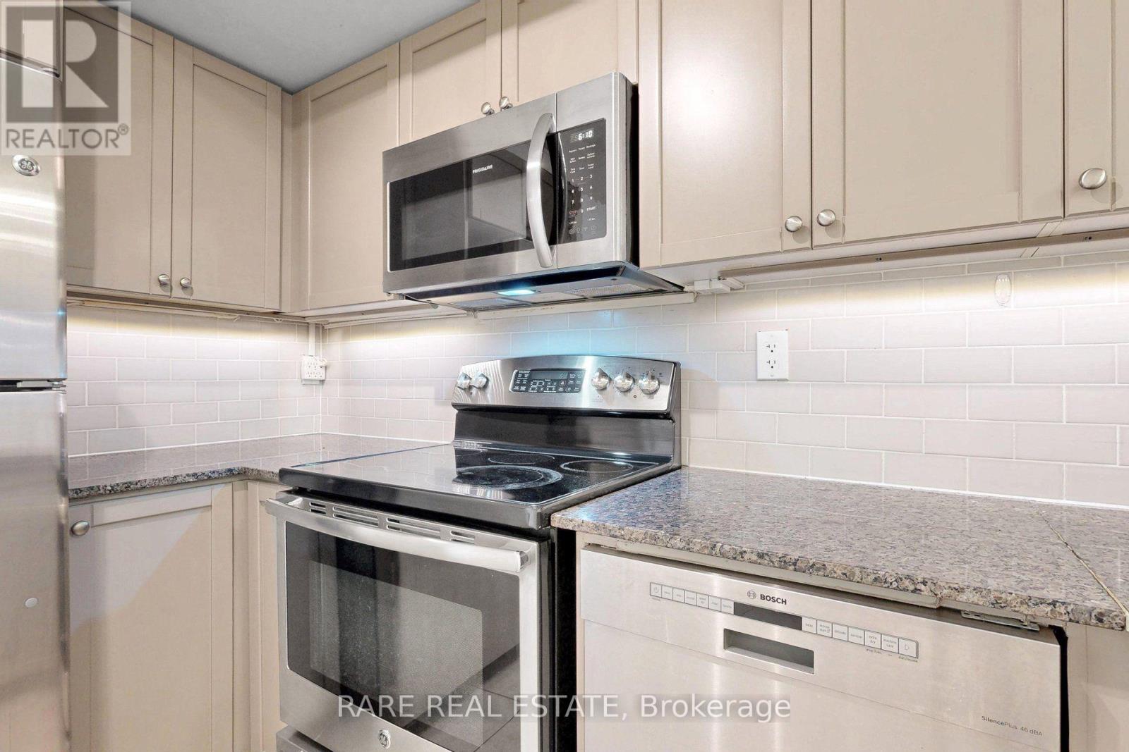 140 - 21 Ruttan Street, Toronto, Ontario  M6P 0A1 - Photo 17 - C13614514