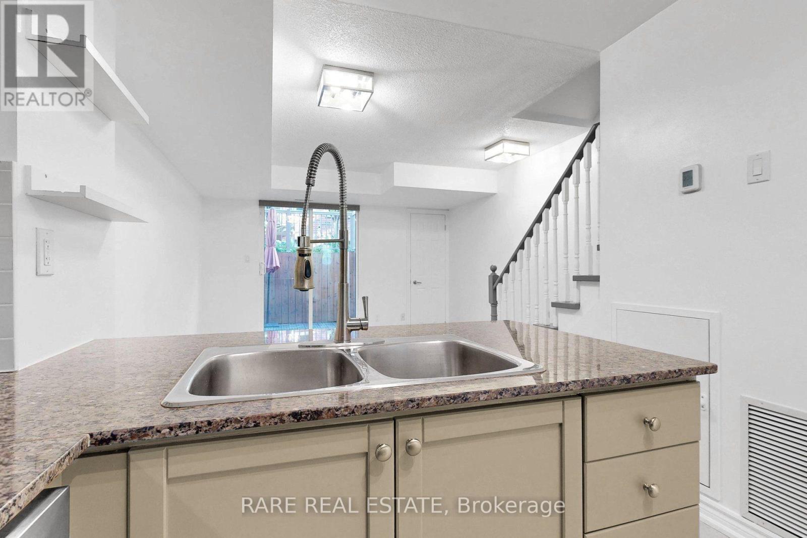 140 - 21 Ruttan Street, Toronto, Ontario  M6P 0A1 - Photo 18 - C13614514