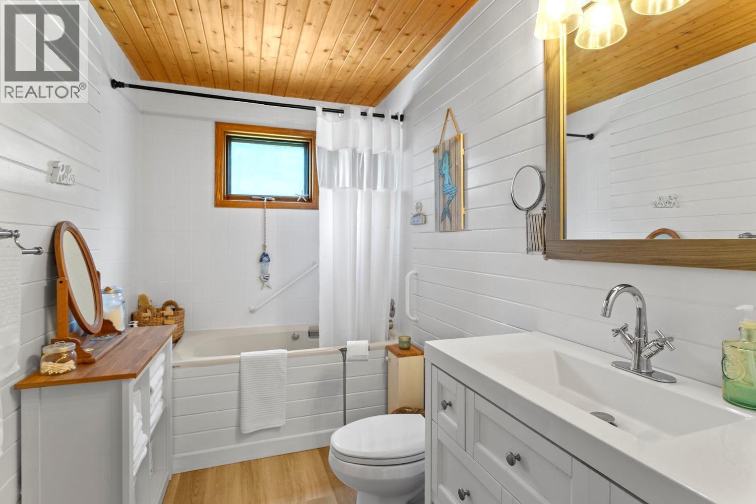 10215 Twin Bays Road, Twin Bays, British Columbia  V0B 1A1 - Photo 23 - 10396001