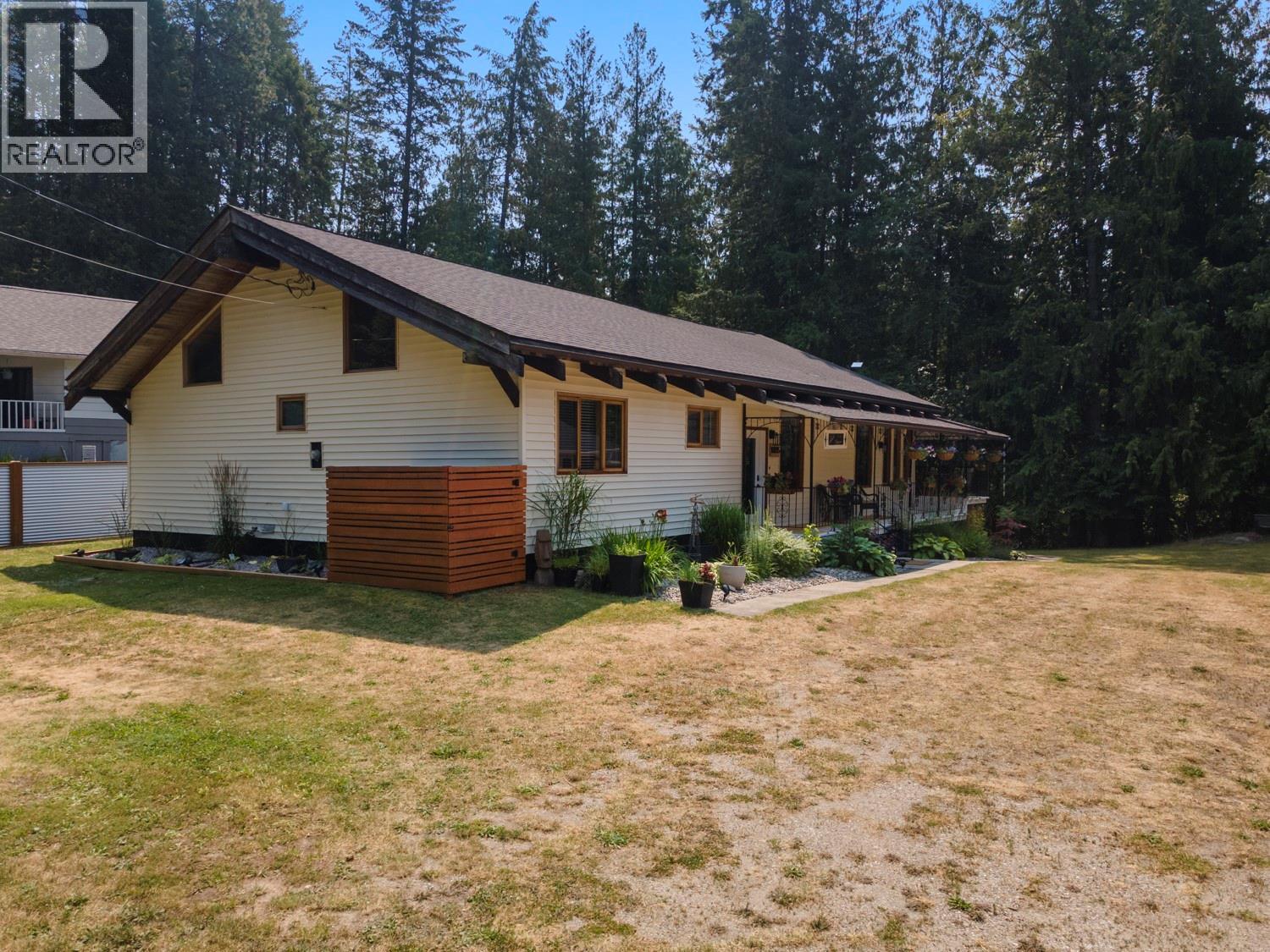 10215 Twin Bays Road, Twin Bays, British Columbia  V0B 1A1 - Photo 3 - 10396001