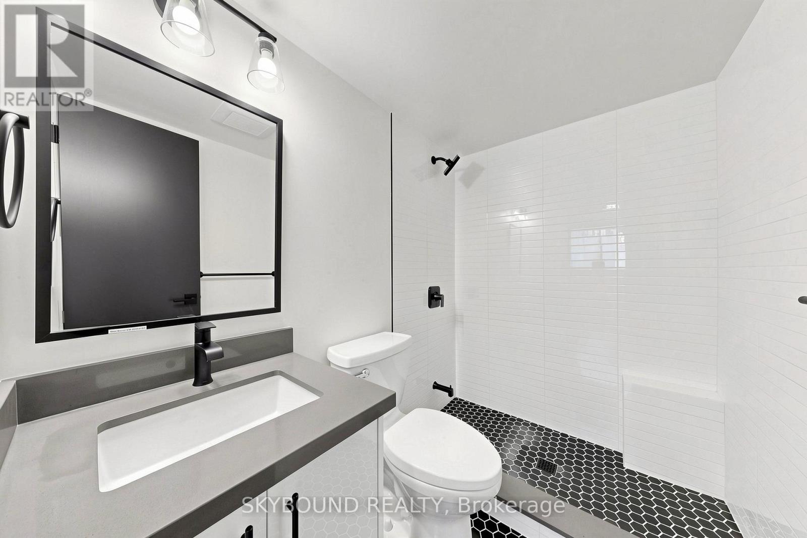 B - 139 Wineva Avenue, Toronto, Ontario  M4E 2T3 - Photo 13 - E13614524