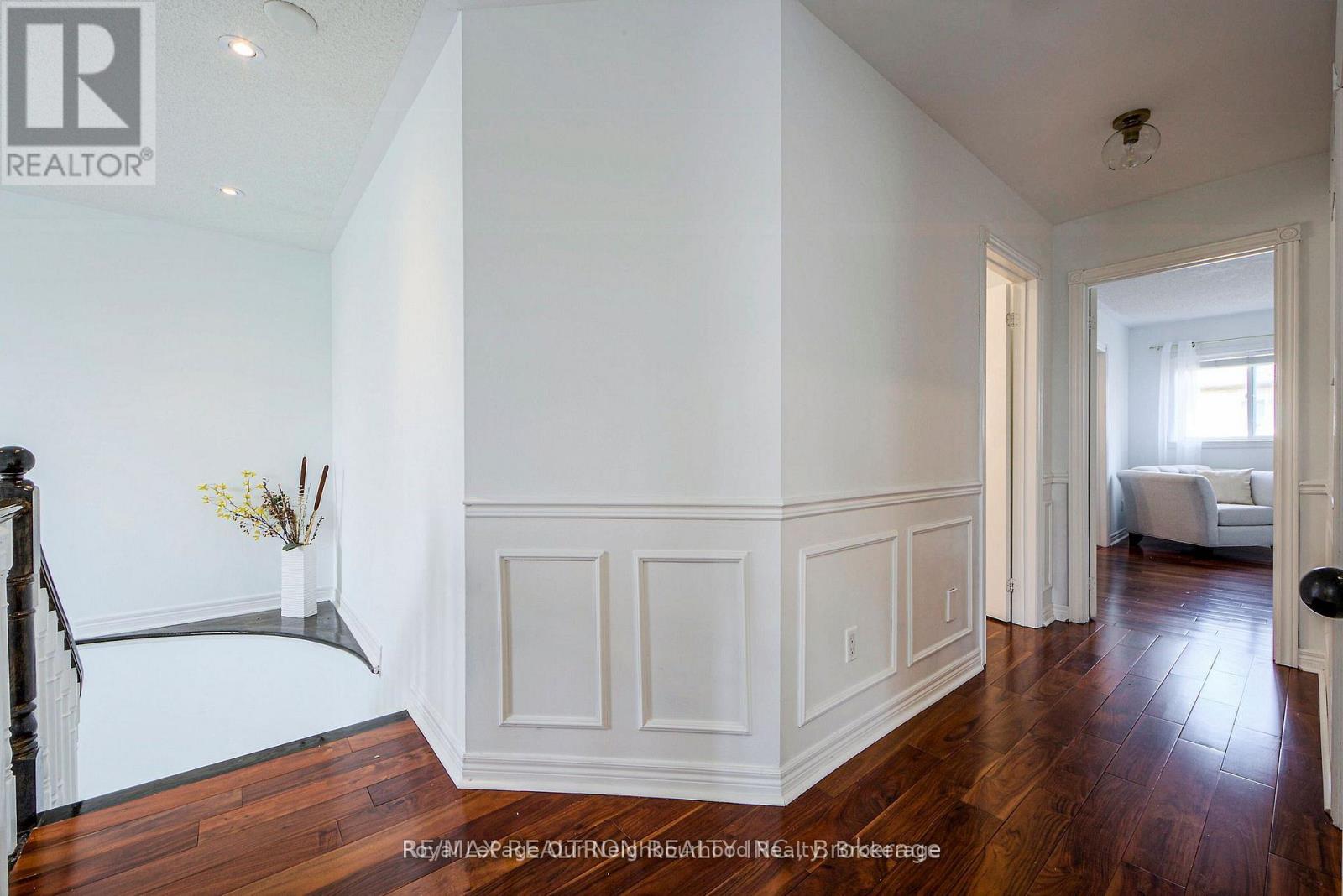 Upper - 269 Treasure Road E, Vaughan, Ontario  L6A 3K8 - Photo 11 - N13614466