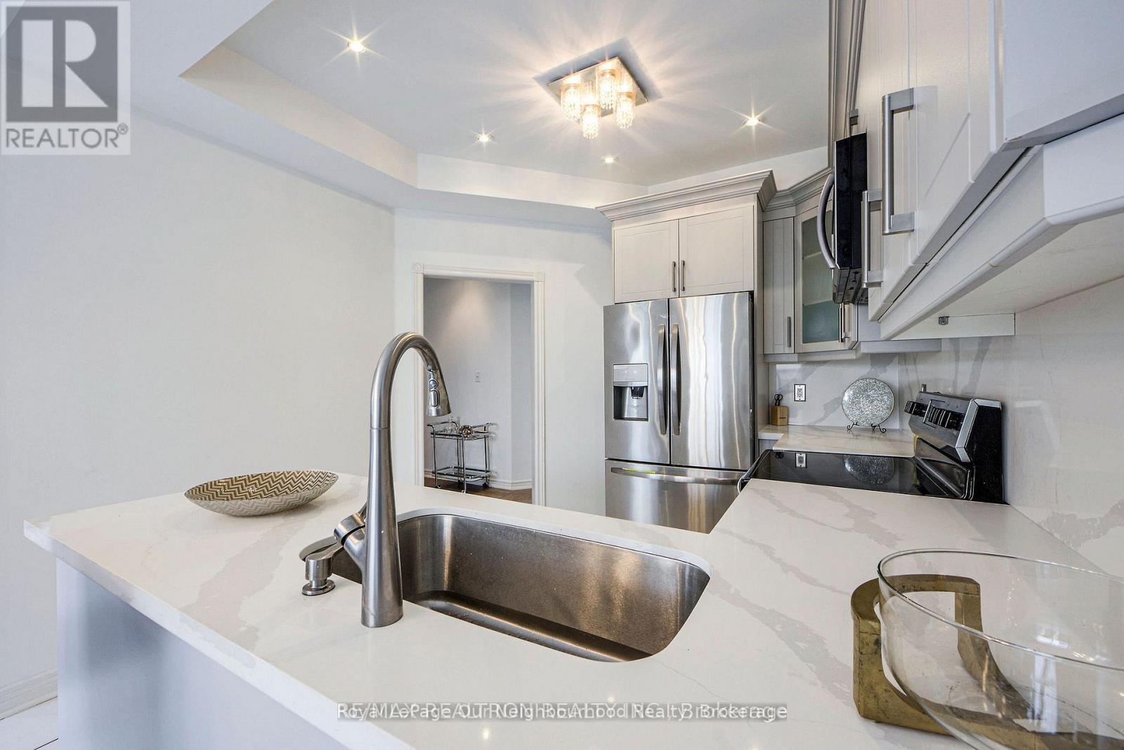 Upper - 269 Treasure Road E, Vaughan, Ontario  L6A 3K8 - Photo 18 - N13614466