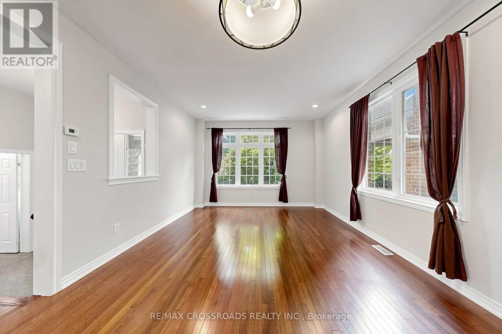 52 Dungannon Drive, Markham, Ontario  L6C 0K1 - Photo 4 - N13614474
