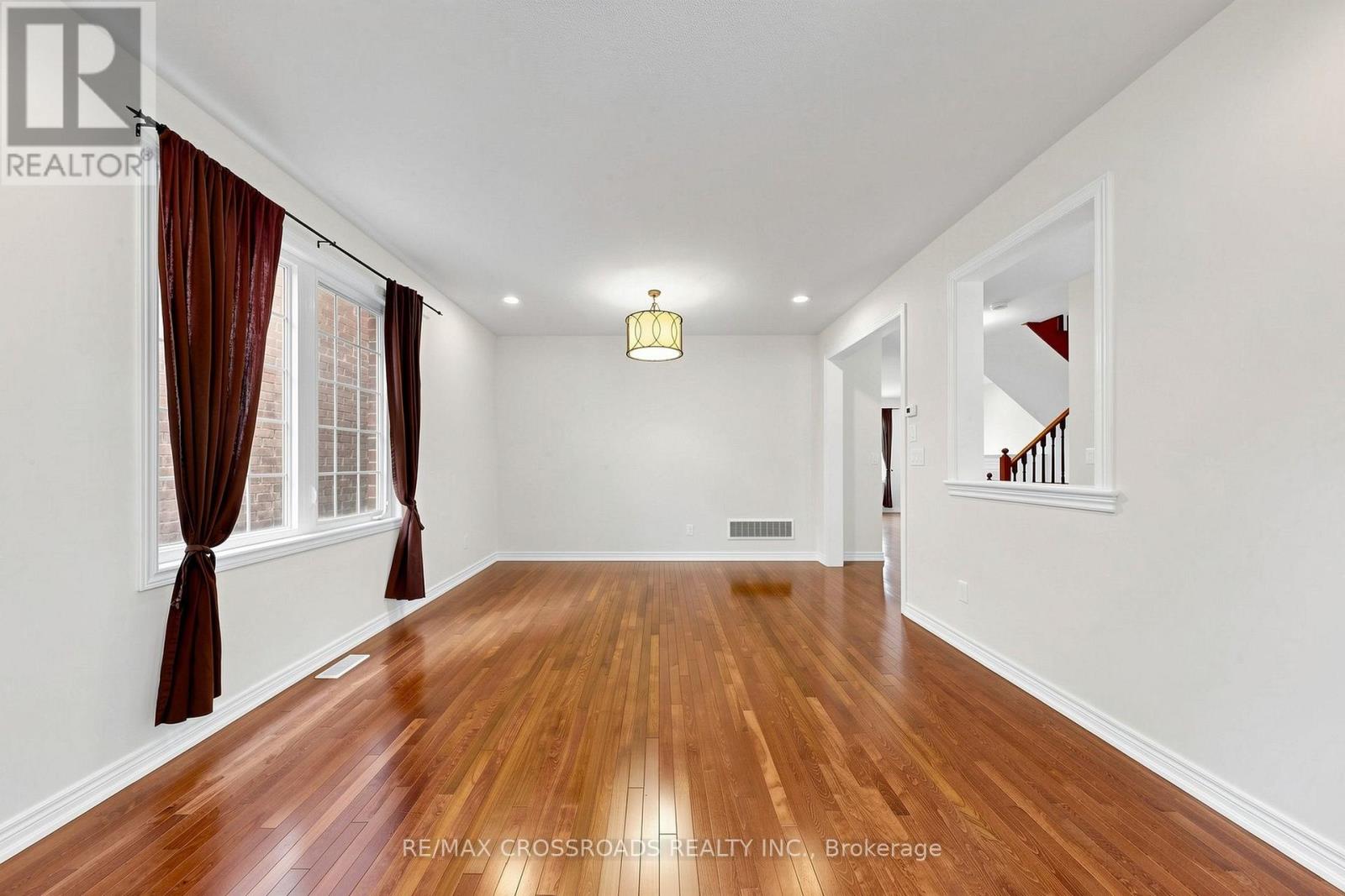 52 Dungannon Drive, Markham, Ontario  L6C 0K1 - Photo 6 - N13614474