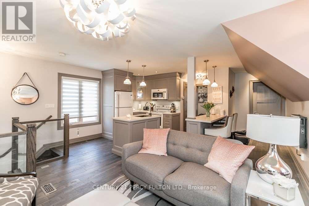 Coach House - 44 Hawkridge Avenue, Markham, Ontario  L3P 1V9 - Photo 2 - N13614486