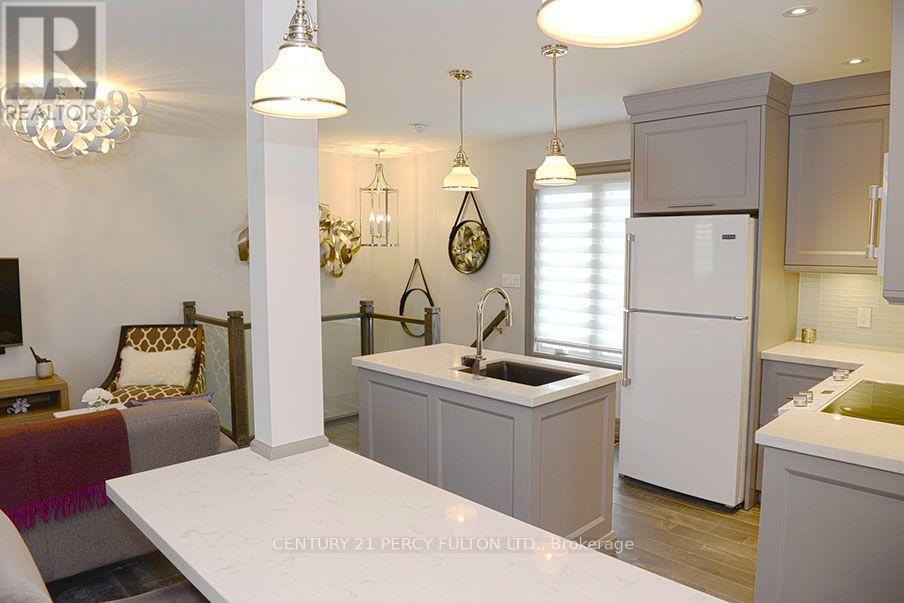 Coach House - 44 Hawkridge Avenue, Markham, Ontario  L3P 1V9 - Photo 5 - N13614486