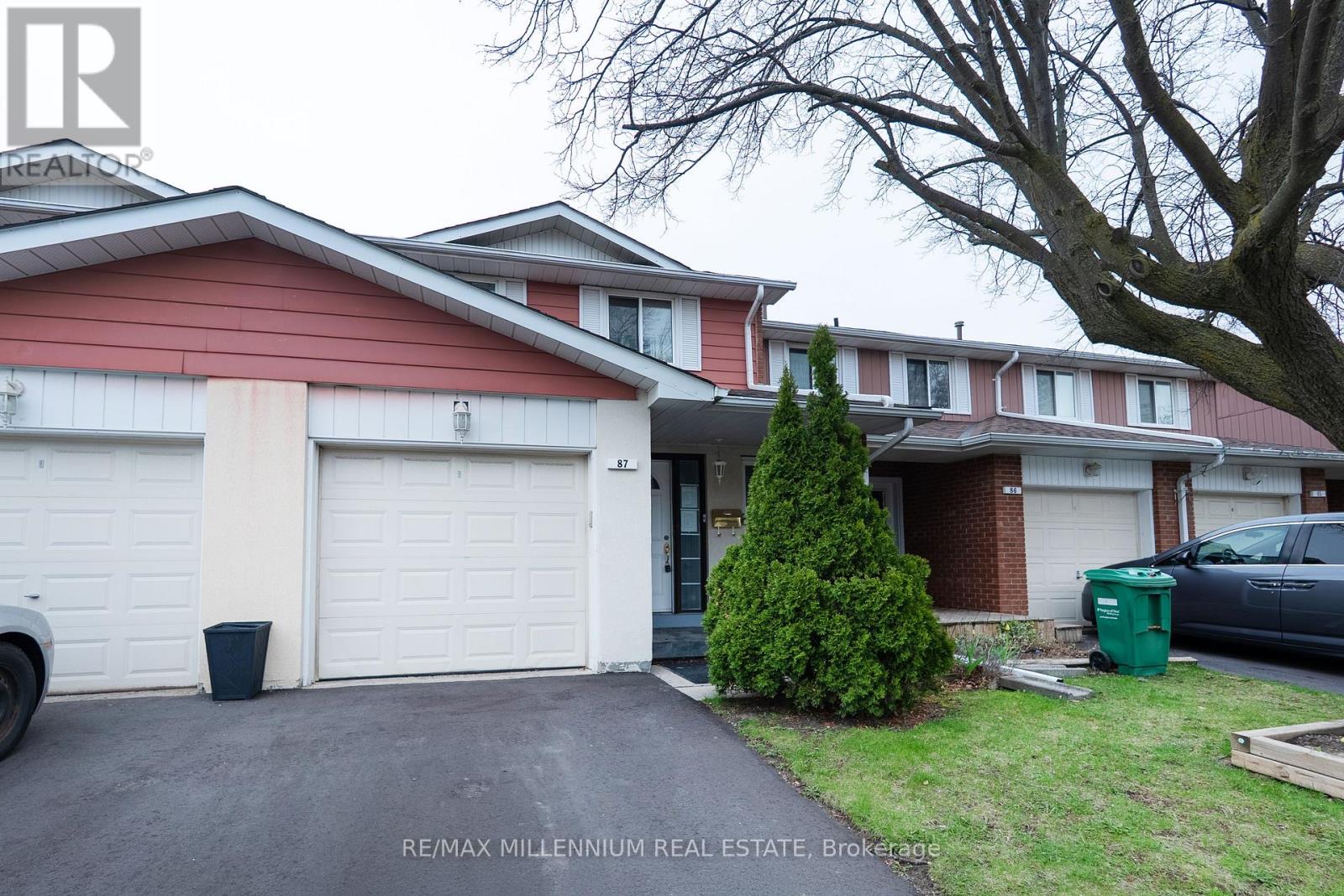 87 - 87 Carisbrooke Court, Brampton, Ontario  L6S 3K1 - Photo 2 - W13614450