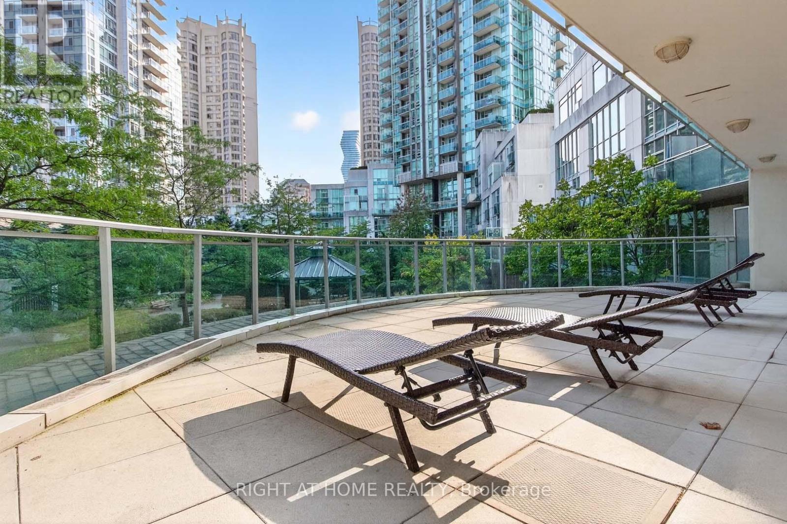717 - 220 Burnhamthorpe Road W, Mississauga, Ontario  L5B 4N4 - Photo 11 - W13614464