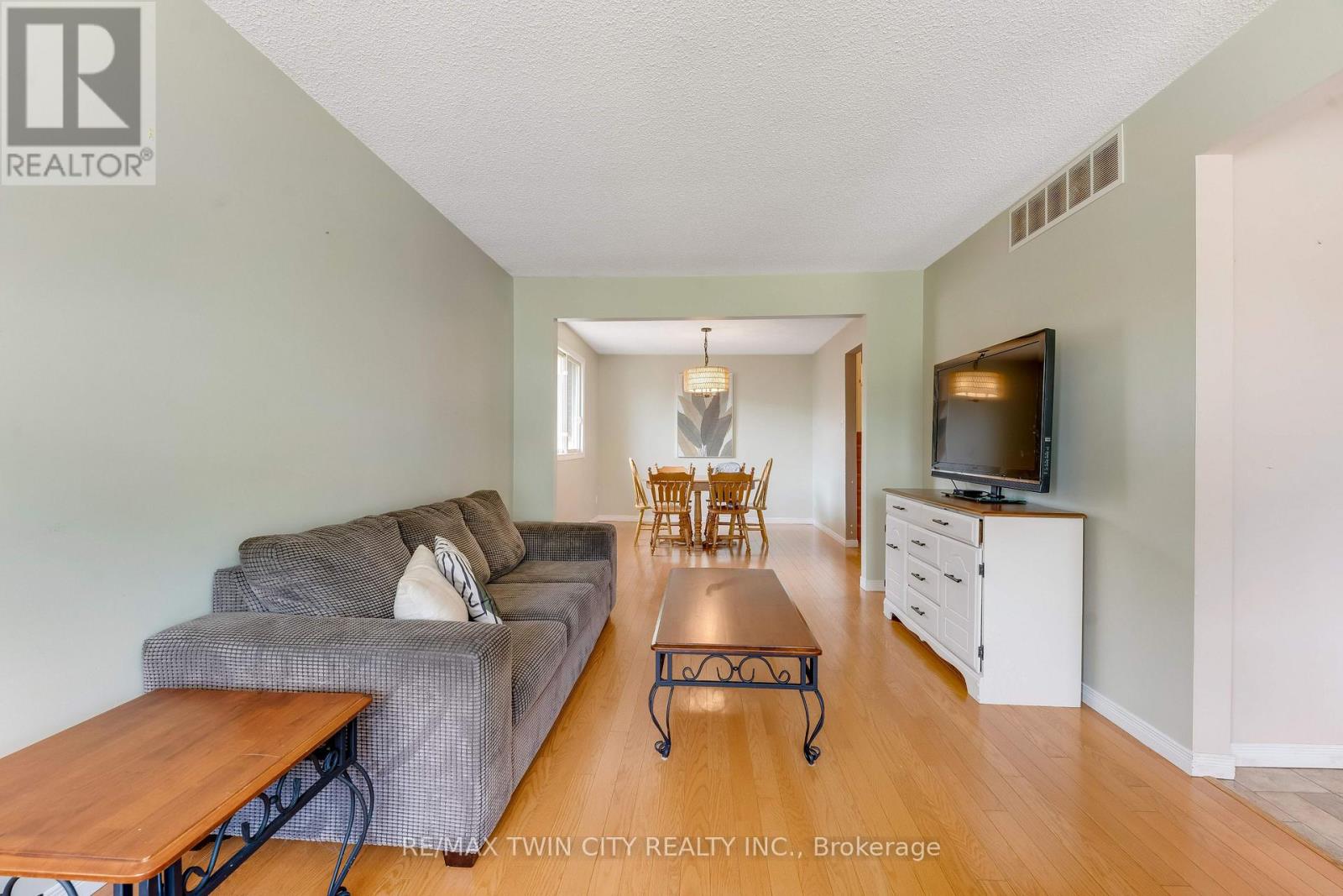 131 Brierdale Drive, Kitchener, Ontario  N2A 3S8 - Photo 4 - X13614498