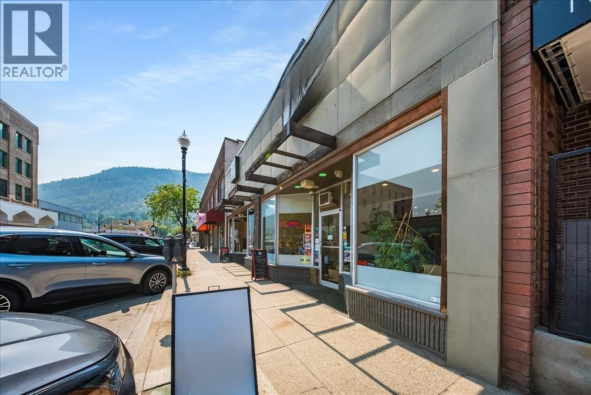 1320 Cedar Avenue, Trail, British Columbia  V1R 4C2 - Photo 7 - 10396143