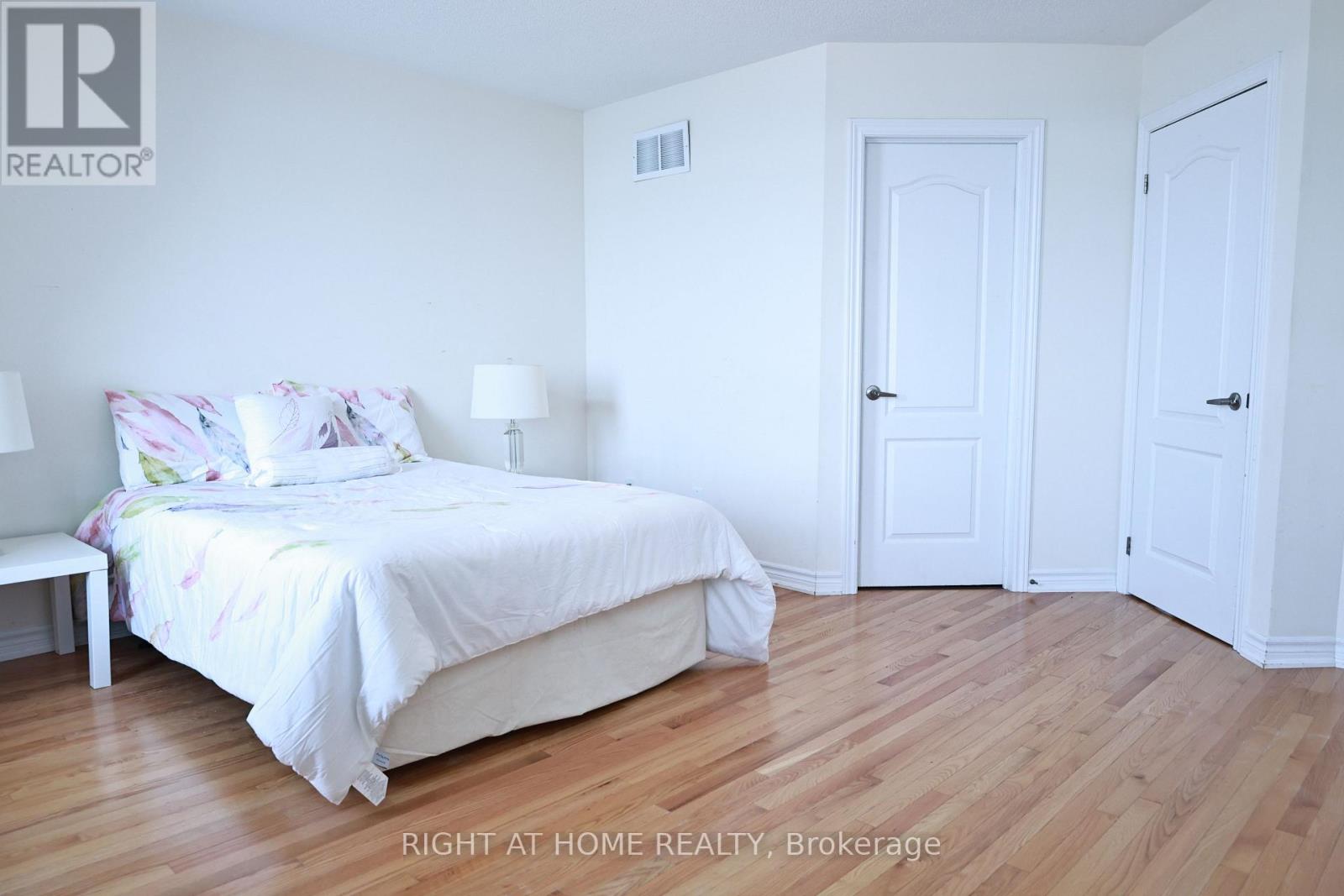 10971 Woodbine Avenue, Markham, Ontario  L6C 0X4 - Photo 3 - N13614600