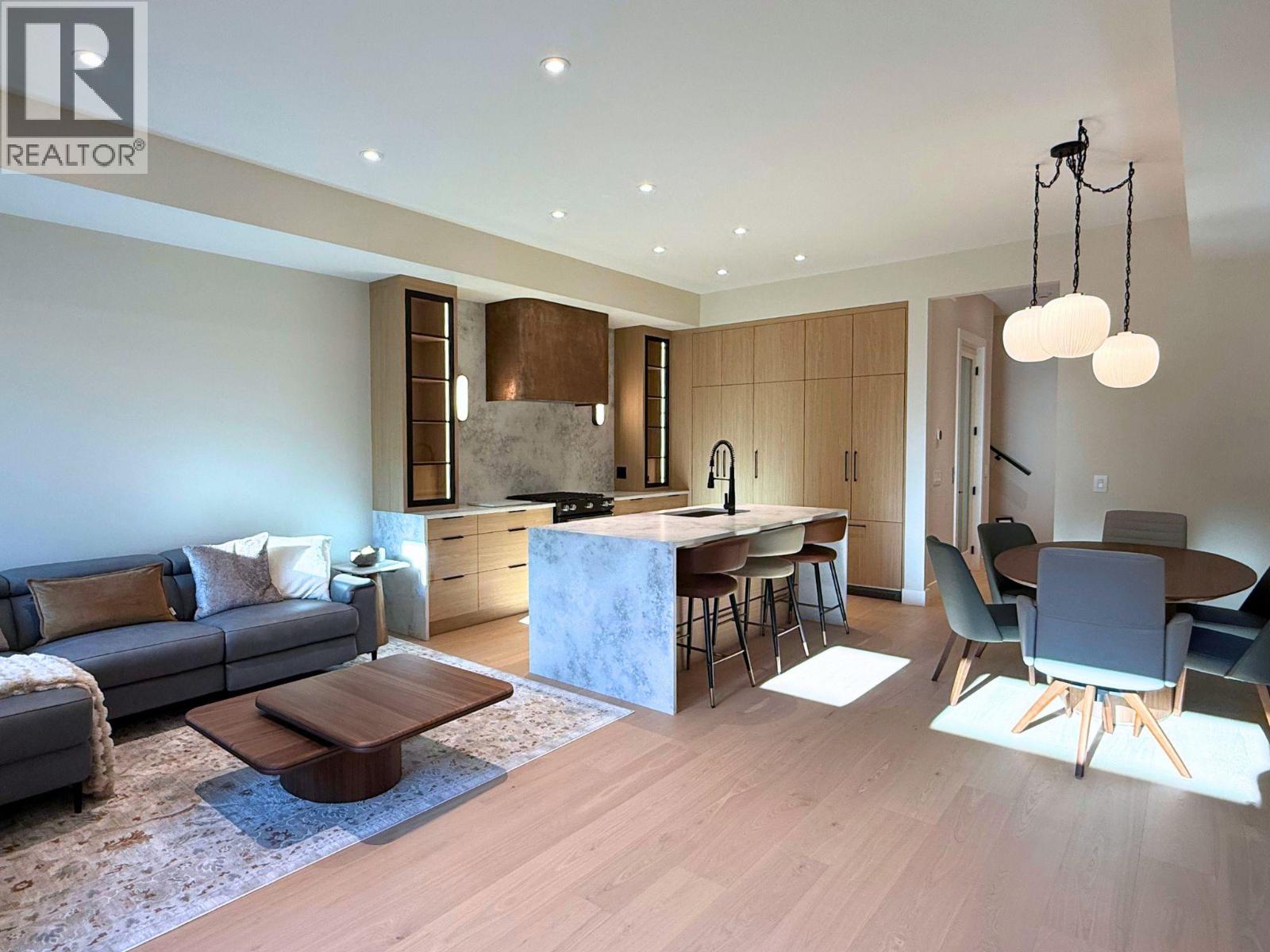 781 Martin Avenue Unit# 4, Kelowna, British Columbia