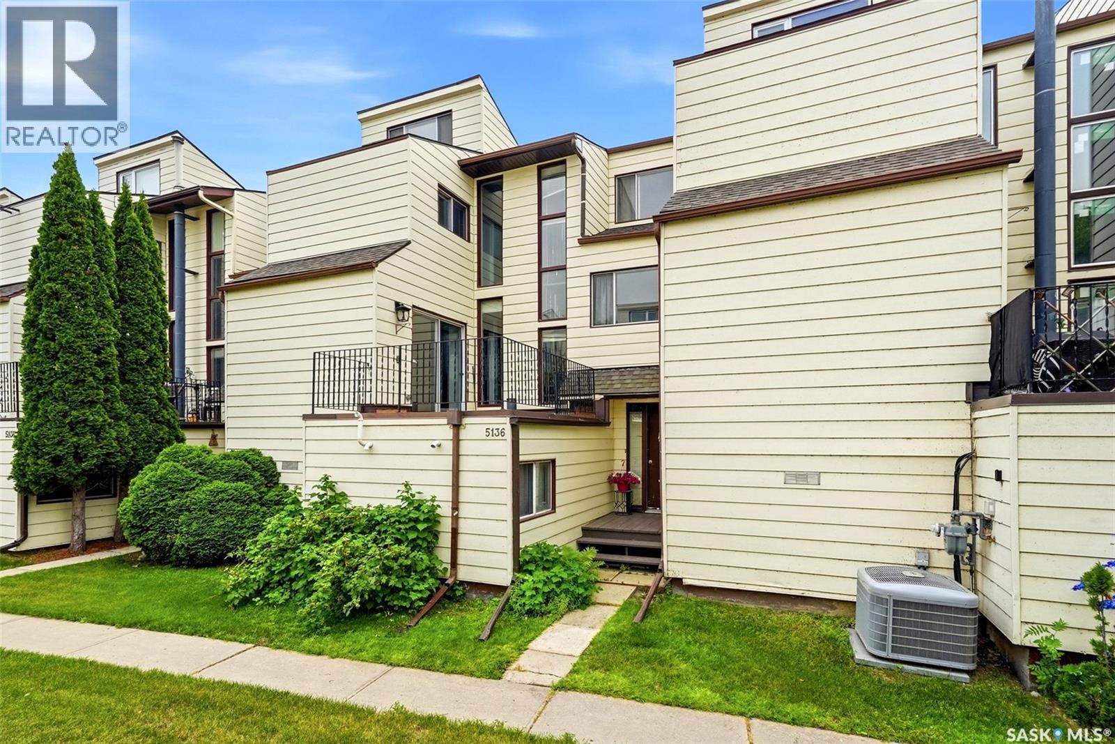 5136 10th Avenue, Regina, Saskatchewan  S4T 7P5 - Photo 1 - SK043914