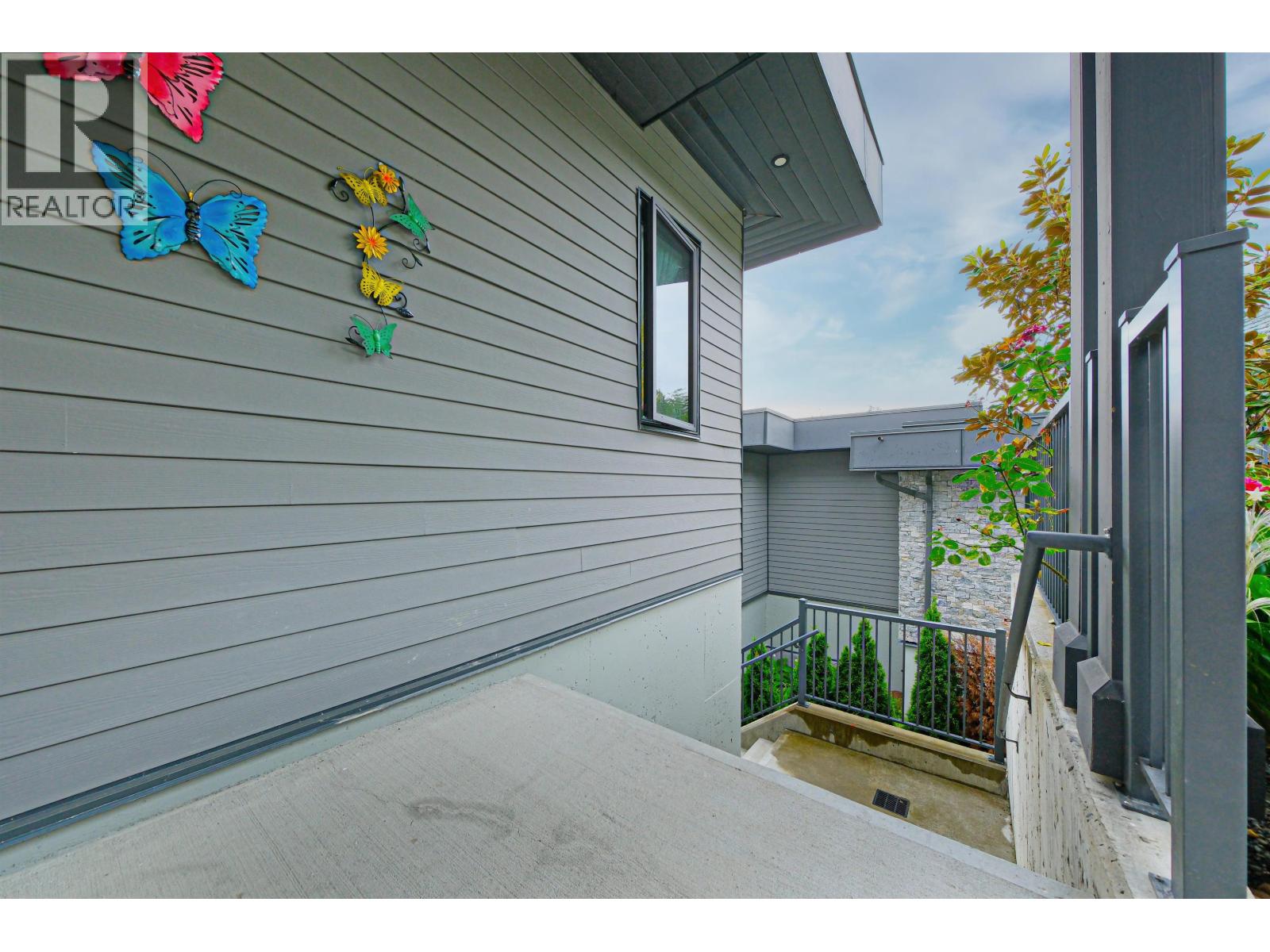 Basement 2836 Rodgers Creek Lane, West Vancouver, British Columbia  V7S 0A7 - Photo 2 - R3150609