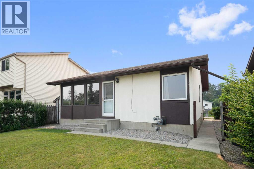 3032 32a Avenue SE, Calgary, Alberta  T2B 0J3 - Photo 1 - A2332512