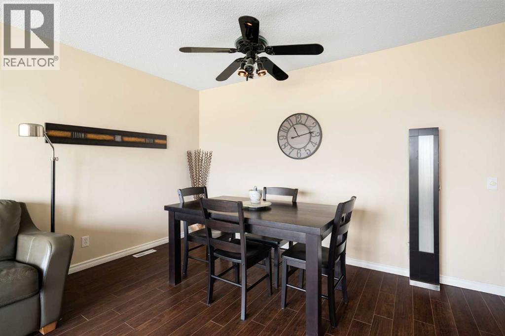 3032 32a Avenue SE, Calgary, Alberta  T2B 0J3 - Photo 9 - A2332512