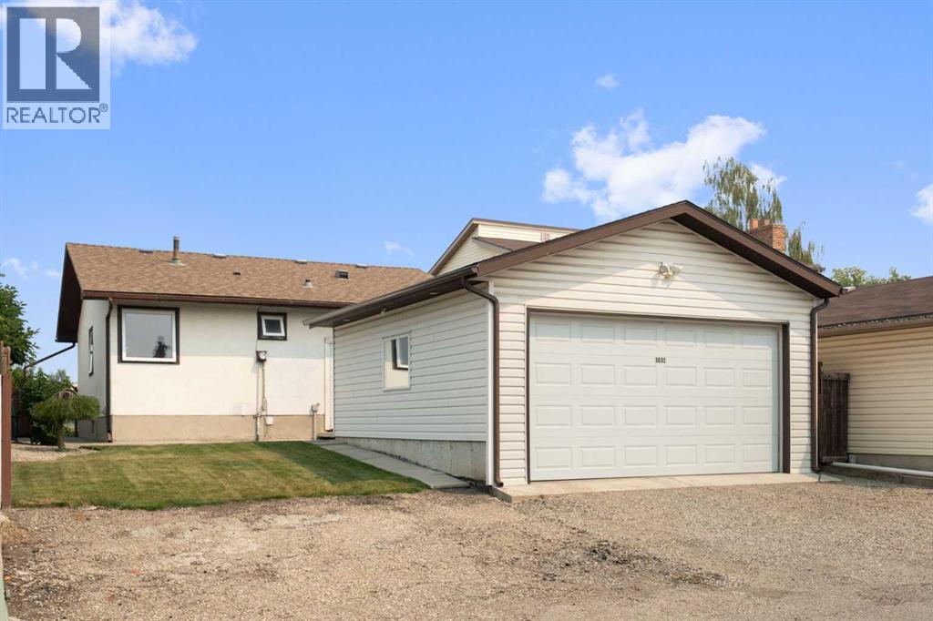 3032 32a Avenue SE, Calgary, Alberta  T2B 0J3 - Photo 2 - A2332512