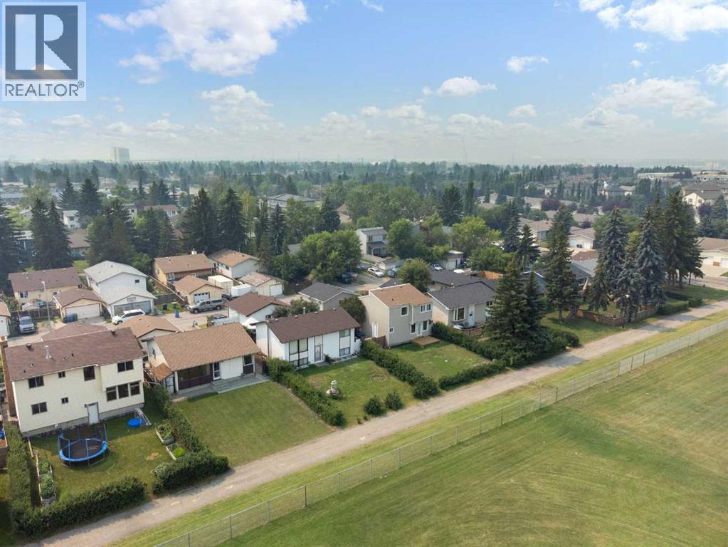 3032 32a Avenue SE, Calgary, Alberta  T2B 0J3 - Photo 3 - A2332512