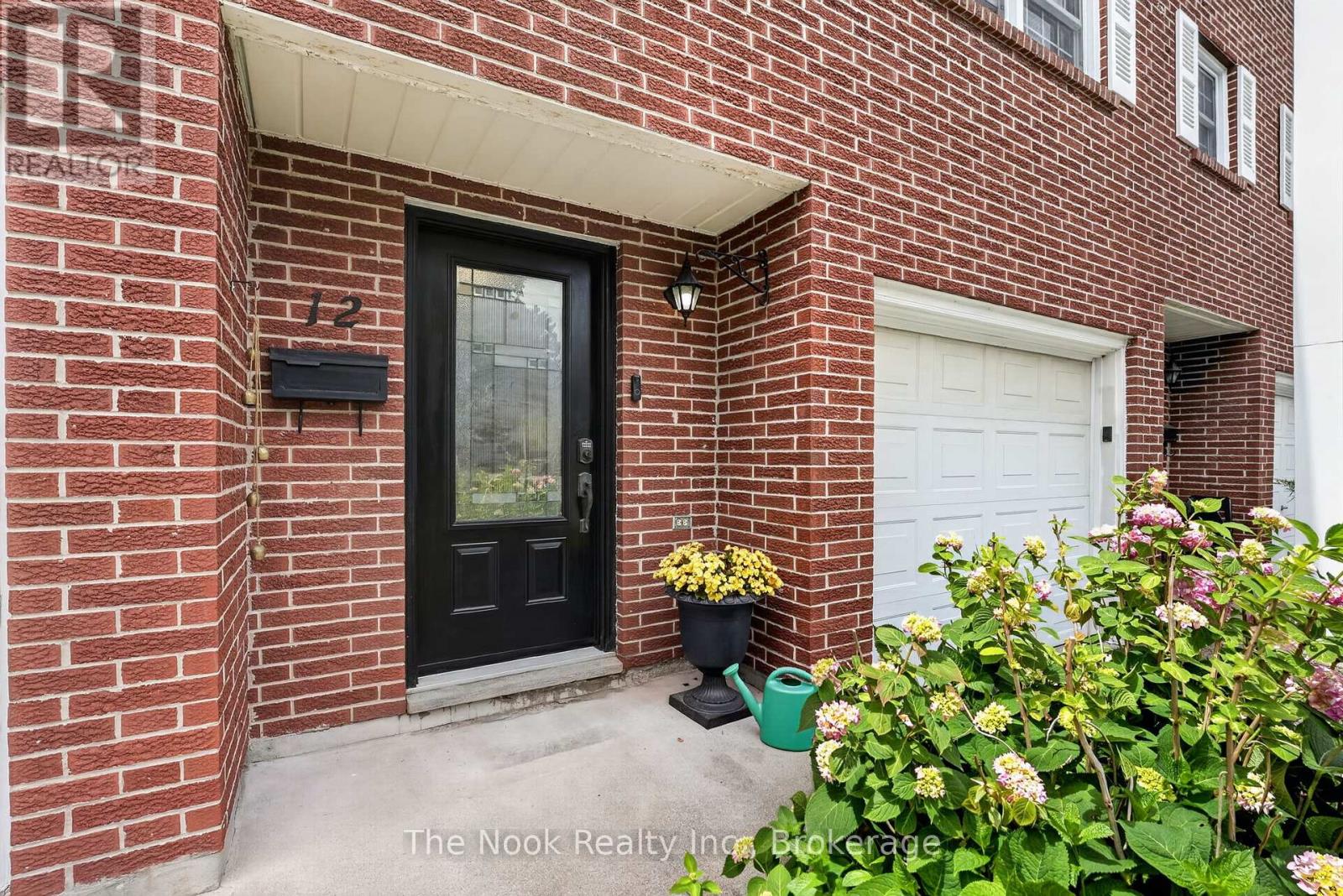 12 - 91 Livingston Avenue, Grimsby (Grimsby West), Ontario  L3M 1L4 - Photo 3 - X13614744