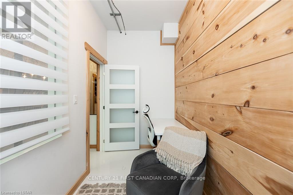 Atrium - 28 Princess Avenue, St. Thomas, Ontario  N5R 3V4 - Photo 15 - X13614718