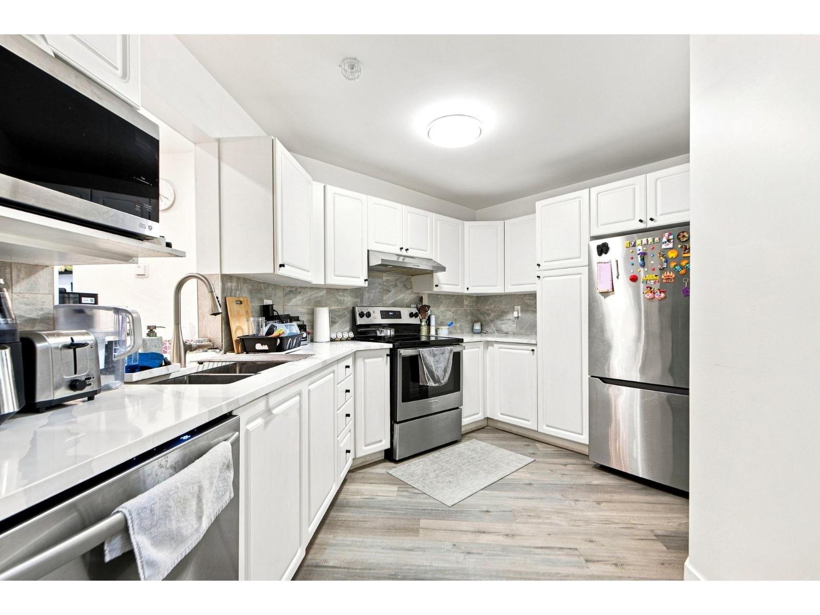 210 7171 121 Street, Surrey, British Columbia  V3W 1G9 - Photo 13 - R3150245