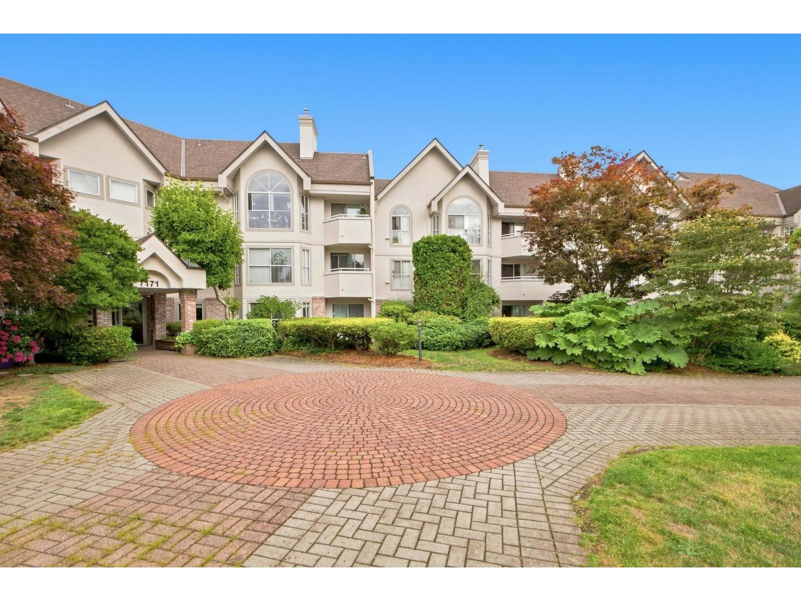 210 7171 121 Street, Surrey, British Columbia  V3W 1G9 - Photo 2 - R3150245