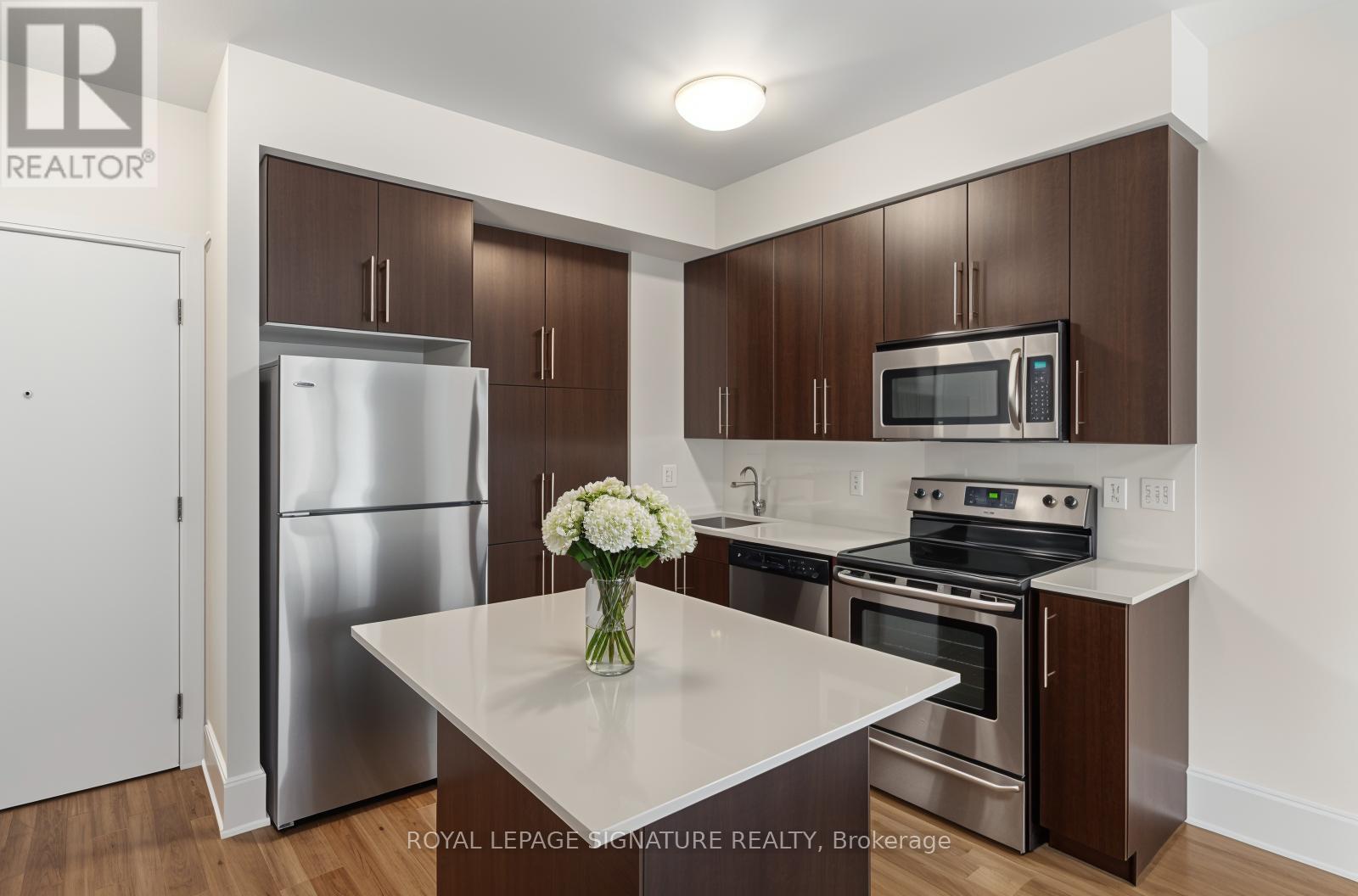 Gv105 - 105 Harrison Garden Boulevard, Toronto (Willowdale East), Ontario  M2N 0C3 - Photo 3 - C13614268