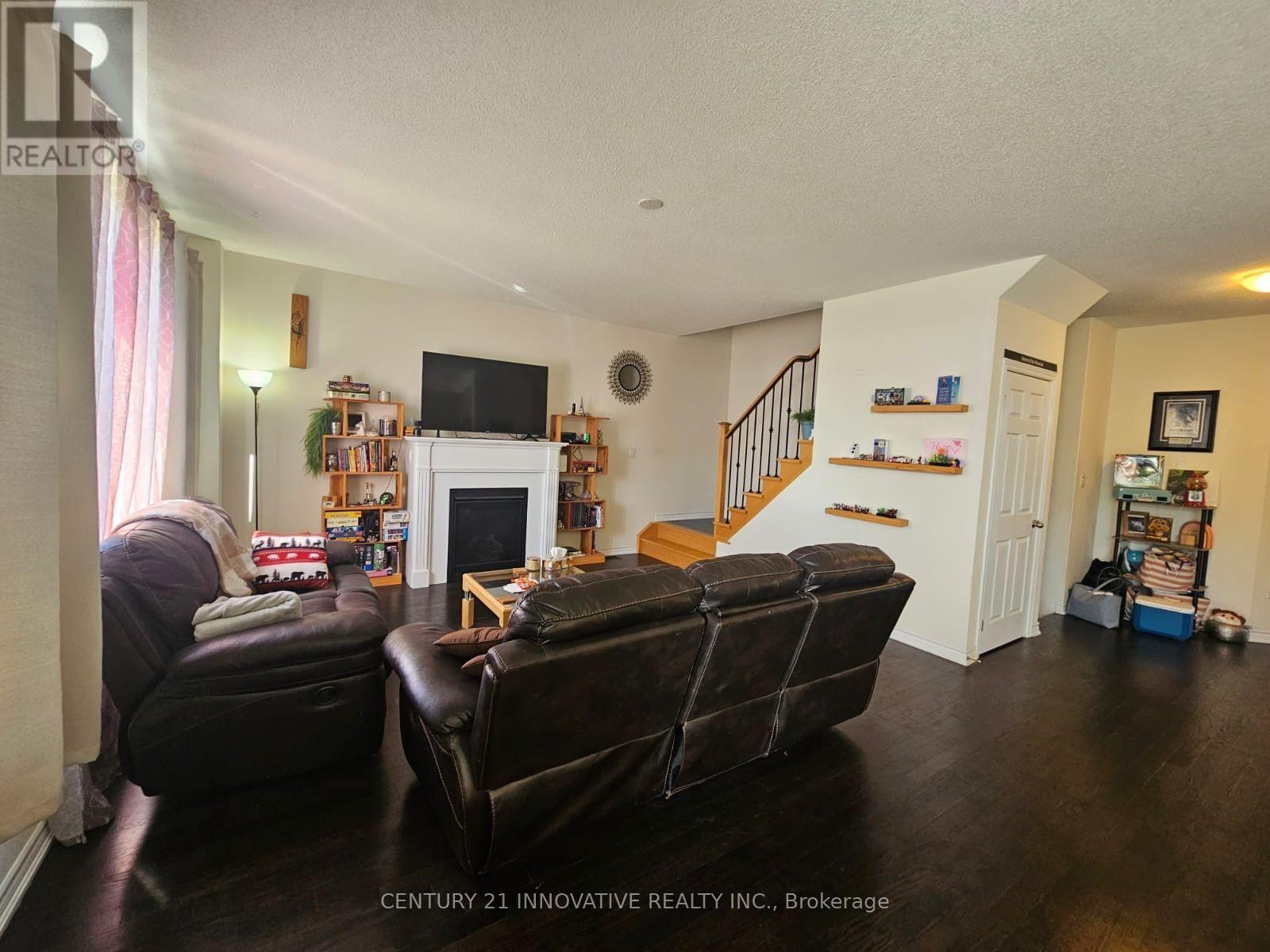 219 Northglen Boulevard, Clarington, Ontario  L1C 0T9 - Photo 11 - E13614686