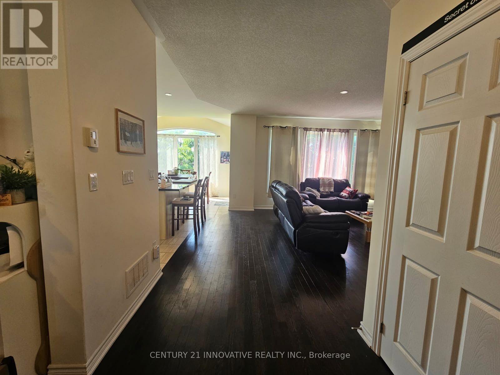 219 Northglen Boulevard, Clarington, Ontario  L1C 0T9 - Photo 12 - E13614686