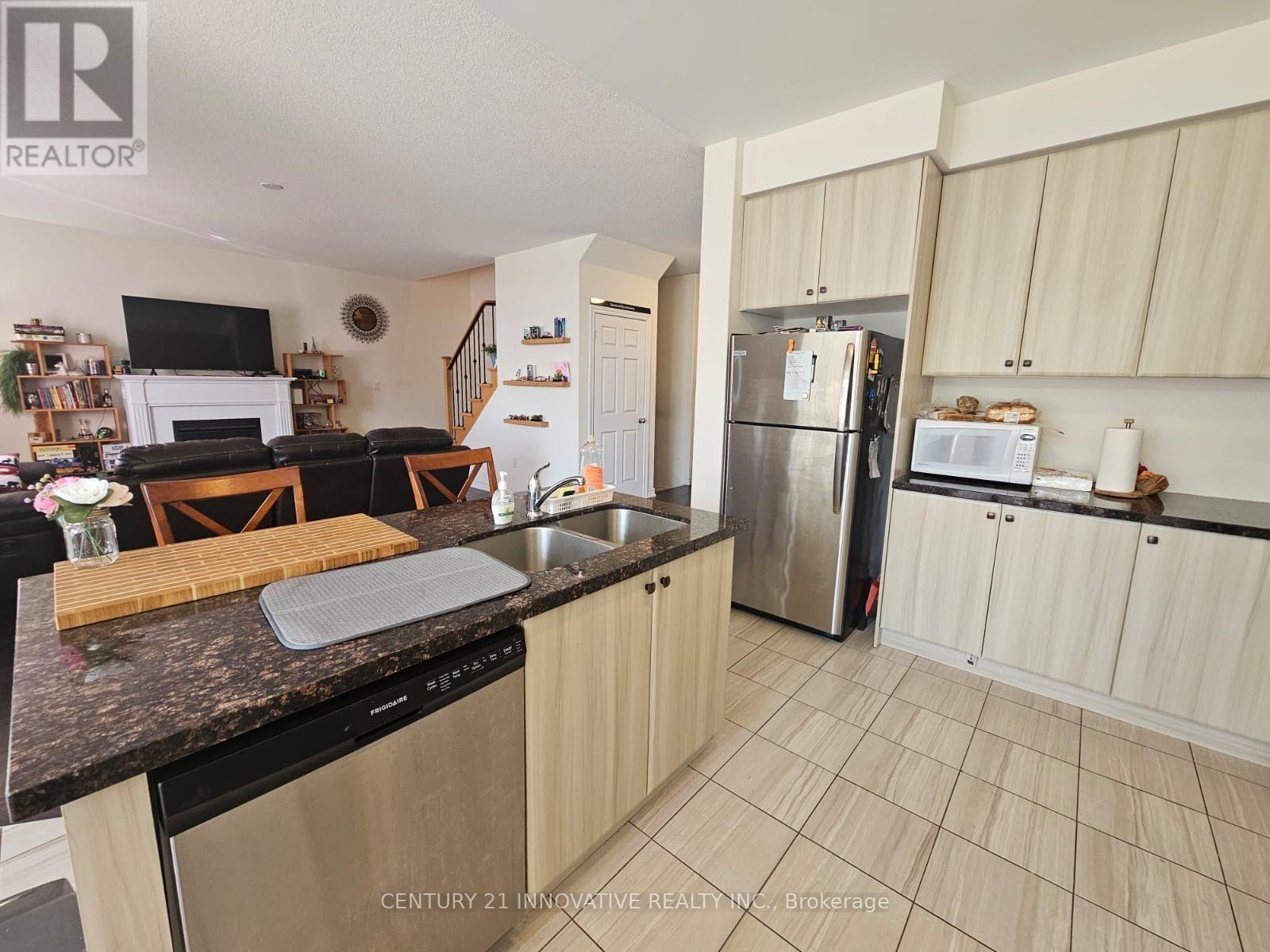 219 Northglen Boulevard, Clarington, Ontario  L1C 0T9 - Photo 8 - E13614686