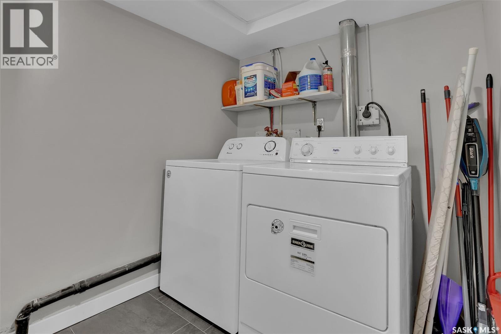 2604 Robinson Street, Regina, Saskatchewan S4T 2R4 - Photo 28 - SK043140