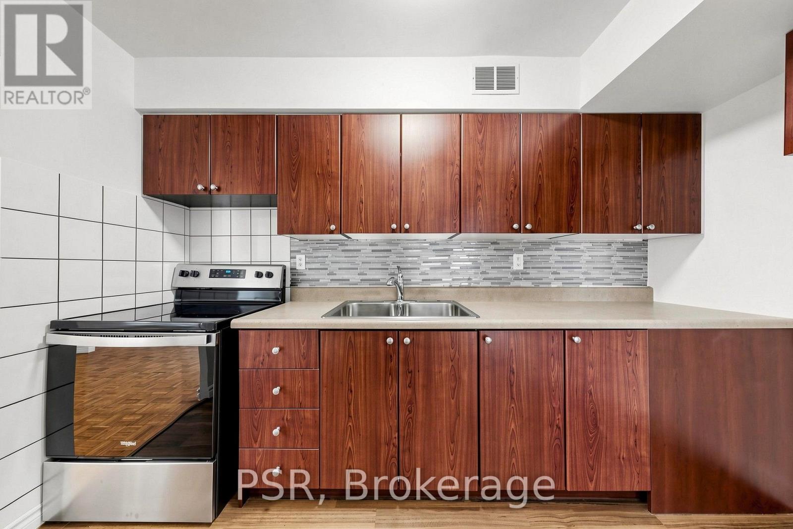 210 - 240 Markland Drive, Toronto, Ontario  M9C 1R3 - Photo 9 - W13614682
