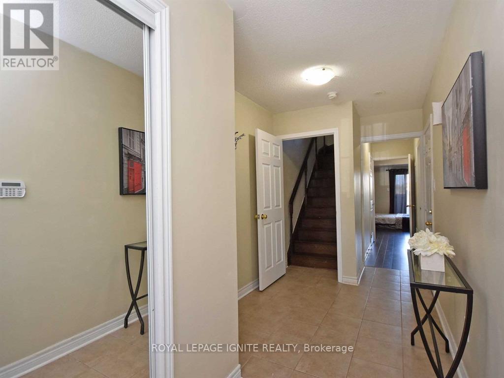 40 Cedar Lake Crescent, Brampton, Ontario  L6Y 0P9 - Photo 4 - W13614734