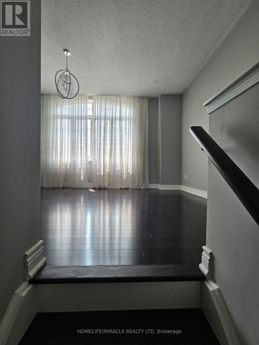 20 Summer Mist Court, Brampton, Ontario  L6R 2Z1 - Photo 11 - W13614754