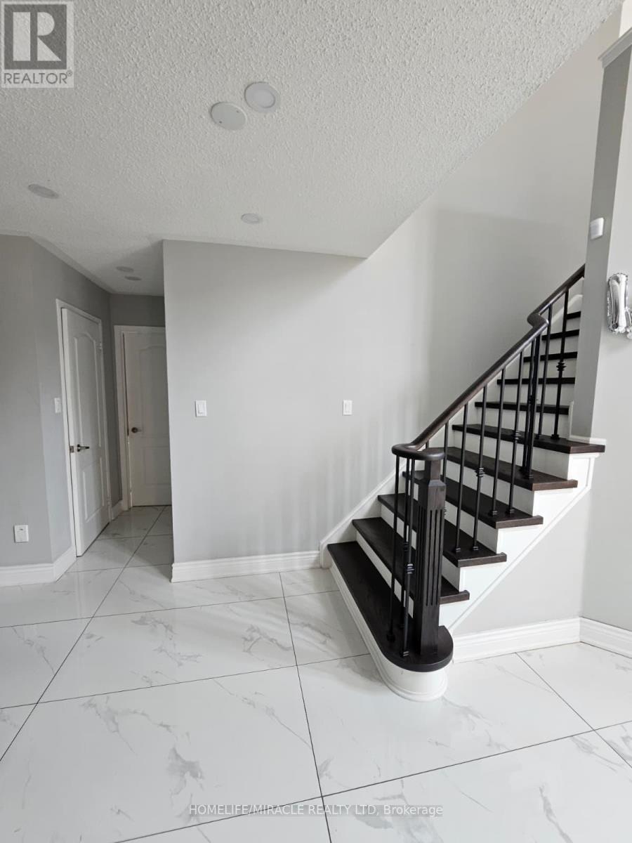 20 Summer Mist Court, Brampton, Ontario  L6R 2Z1 - Photo 12 - W13614754