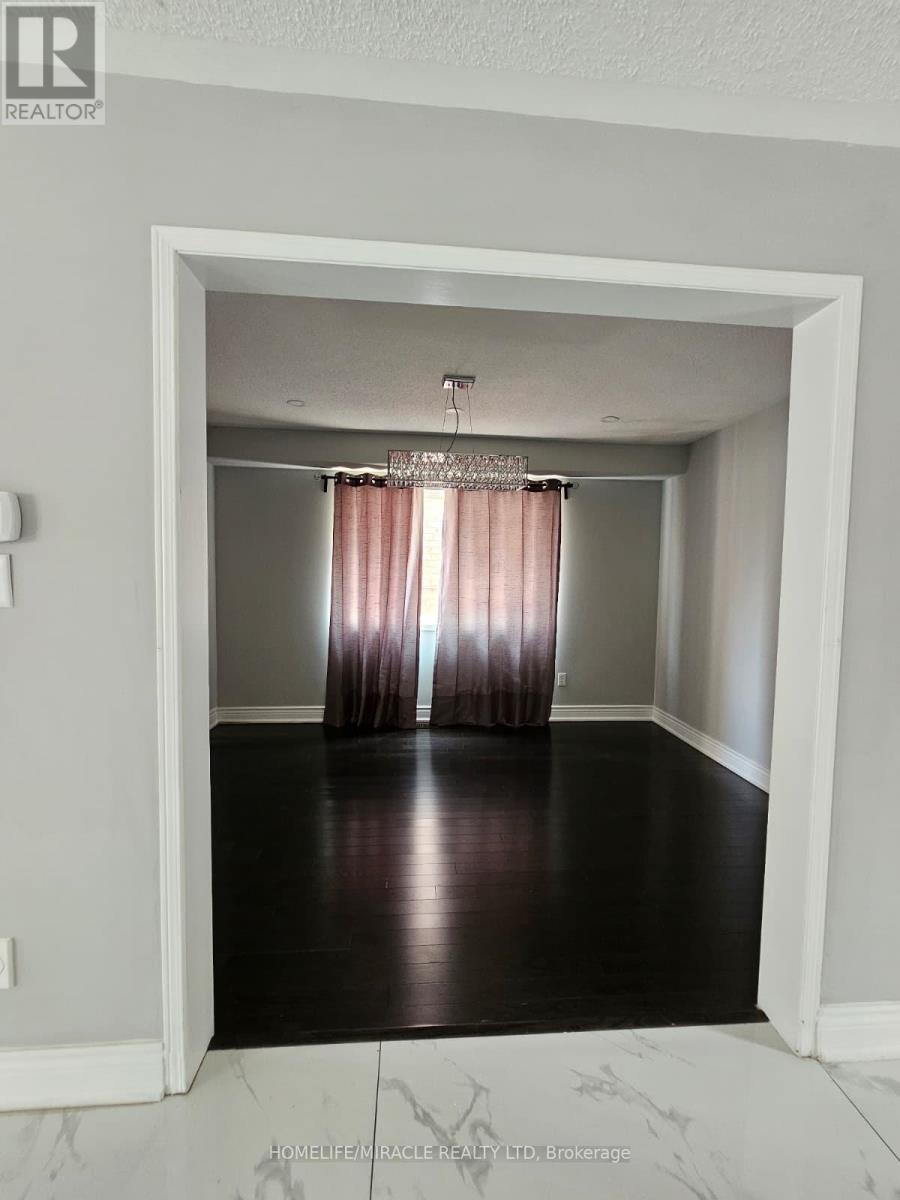 20 Summer Mist Court, Brampton, Ontario  L6R 2Z1 - Photo 14 - W13614754