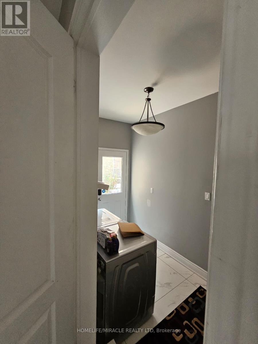 20 Summer Mist Court, Brampton, Ontario  L6R 2Z1 - Photo 16 - W13614754