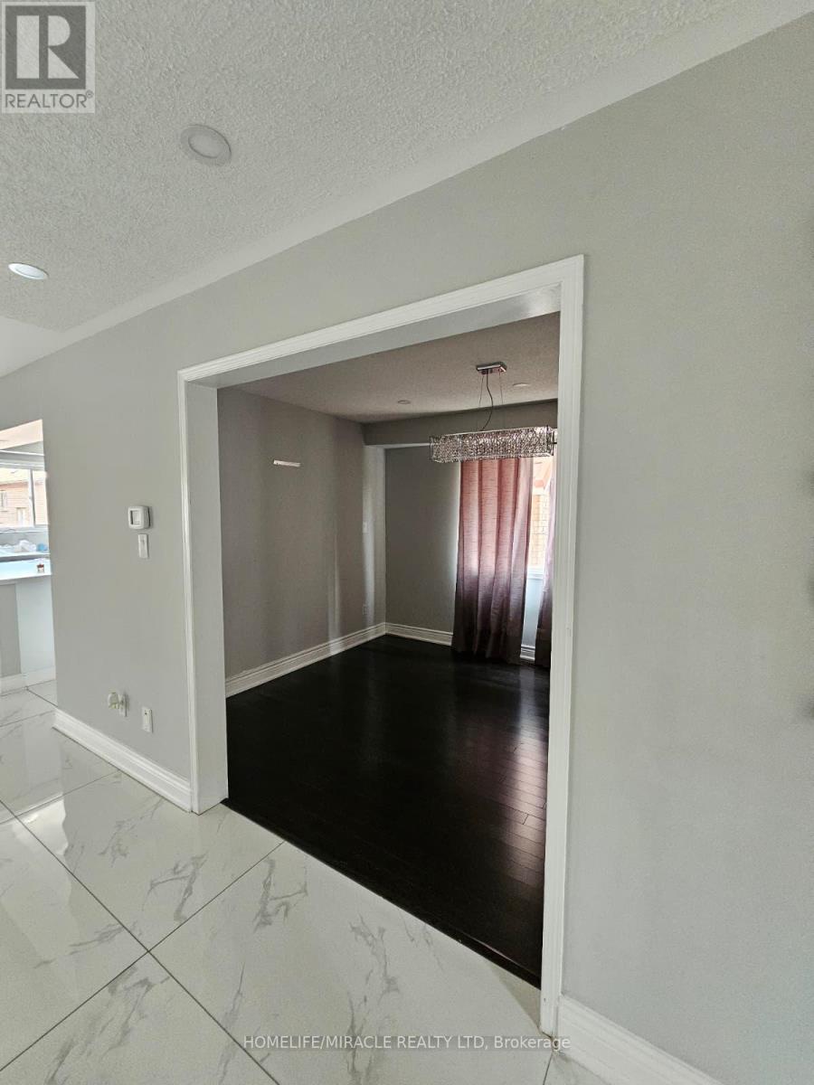 20 Summer Mist Court, Brampton, Ontario  L6R 2Z1 - Photo 17 - W13614754