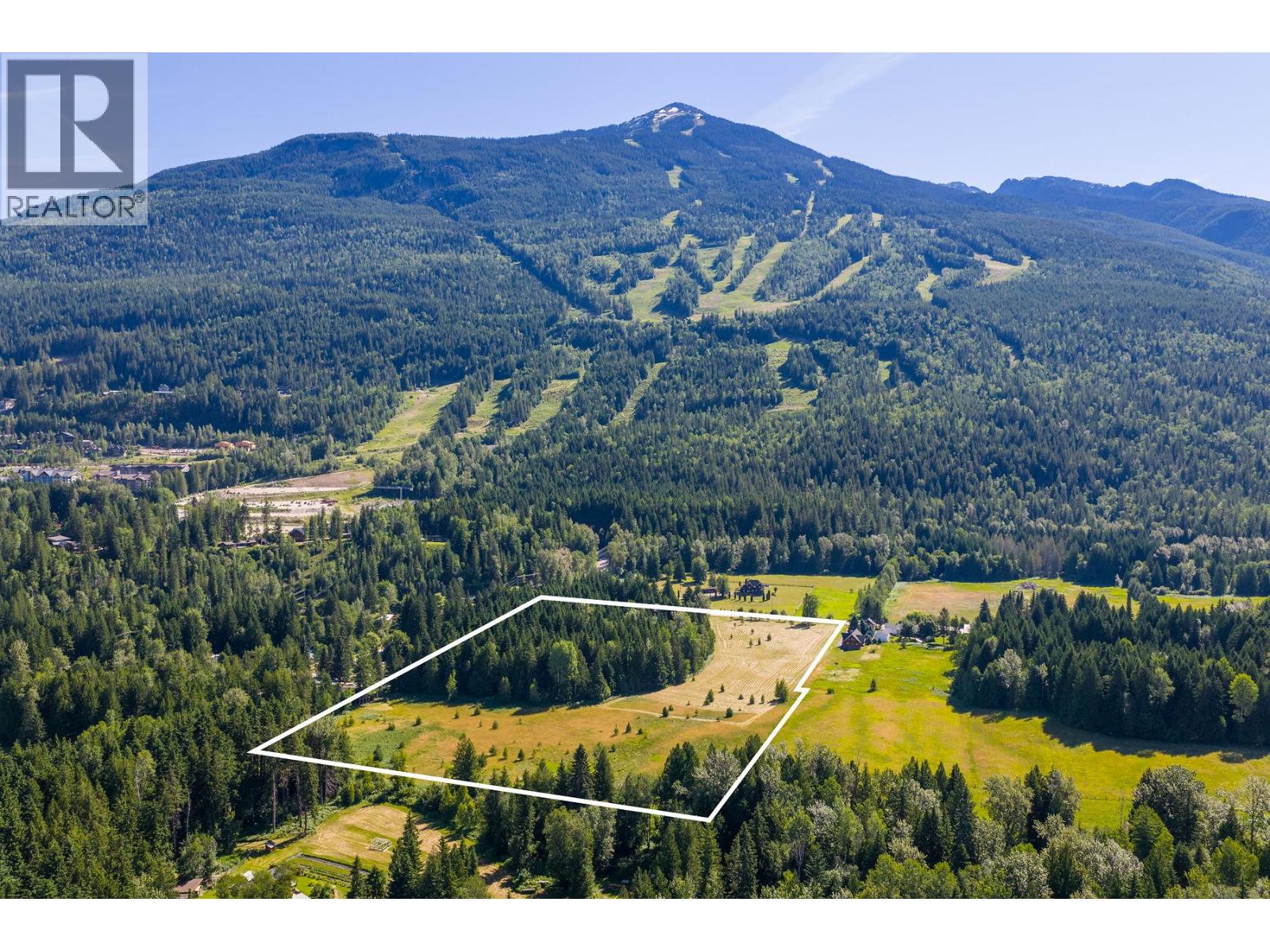 3309 Catherwood Road, Revelstoke, British Columbia V0E 2S1 - Photo 4 - 10394067