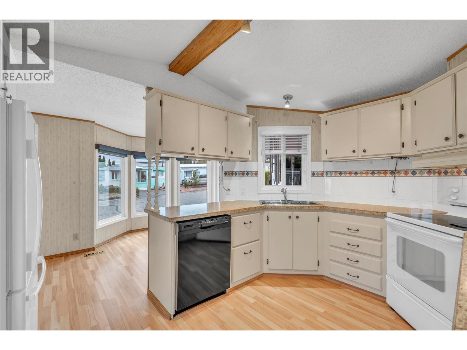 98 Okanagan Avenue E Unit# 25, Penticton, British Columbia  V2A 3J5 - Photo 4 - 10389882